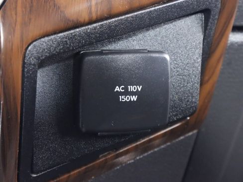 Used 2016 Ford F350 Lariat w/ Lariat Chrome Package image 23