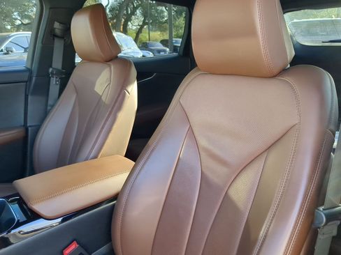 Used 2022 Lincoln Nautilus Reserve w/ Equipment Group 201A image 10