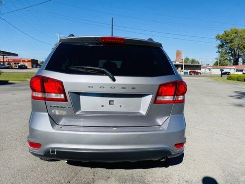 Used 2019 Dodge Journey SE image 6