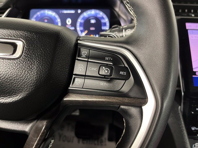 Used 2025 Jeep Grand Cherokee Limited AWD/4WD image 21