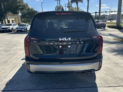 New 2025 Kia Telluride S image 7
