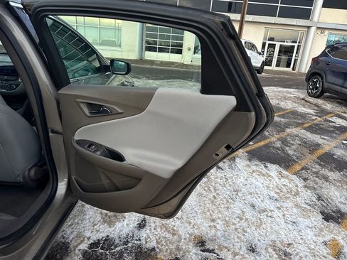 Used 2024 Chevrolet Malibu LT image 33