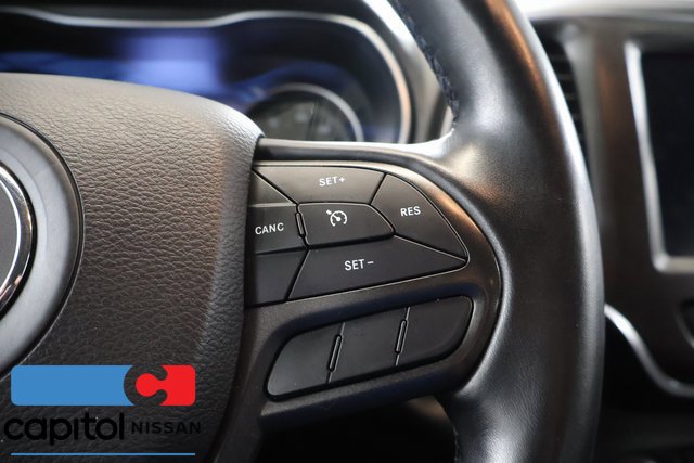 Used 2020 Jeep Cherokee Trailhawk w/ Cold Weather Group AWD/4WD image 18