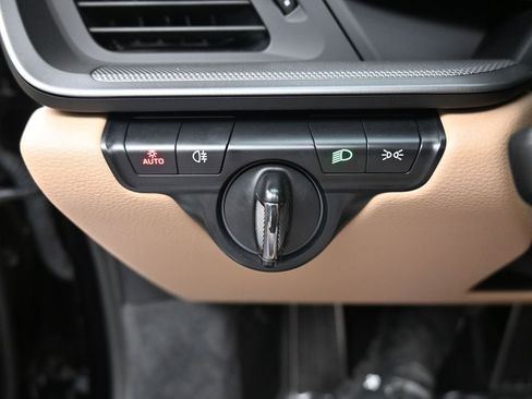 Certified 2022 Porsche 911 Carrera image 22