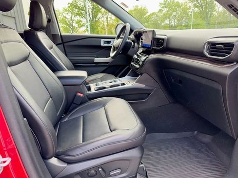 Used 2023 Ford Explorer Limited w/ Equipment Group 301A AWD/4WD image 8