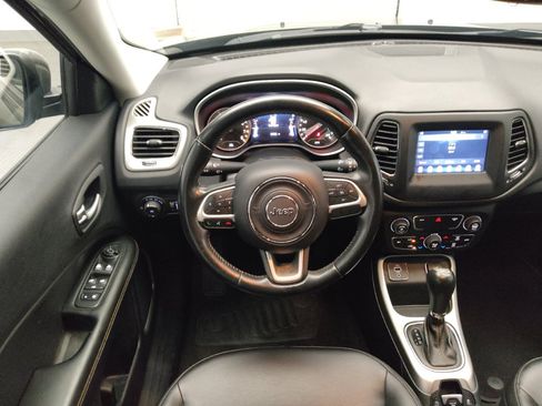 Used 2018 Jeep Compass Latitude w/ Popular Equipment Group FWD image 22