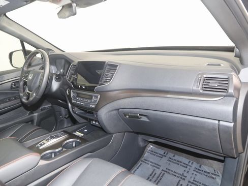 Used 2024 Honda Passport TrailSport image 36