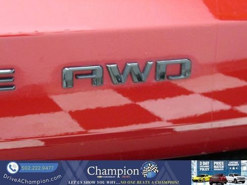 Used 2024 Chevrolet Traverse RS w/ LPO, Floor Liner Package AWD/4WD image 4