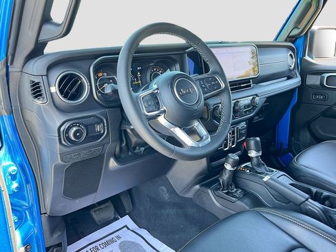 Certified 2025 Jeep Wrangler Sahara w/ Safety Group image 9