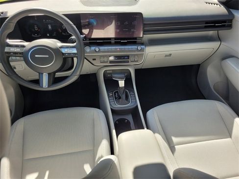 Used 2025 Hyundai Kona SEL image 8
