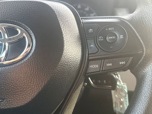Used 2025 Toyota Corolla LE image 19
