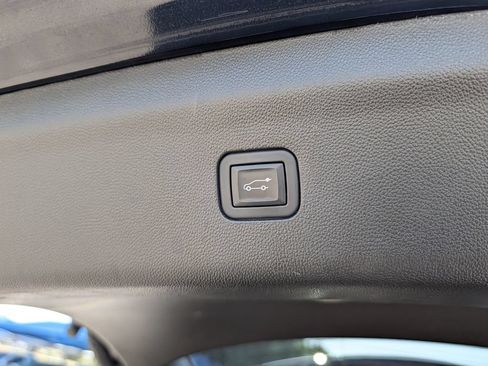 Used 2023 Buick Enclave Essence w/ Experience Buick Package FWD image 31