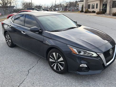 Used 2020 Nissan Altima 2.5 SV image 18
