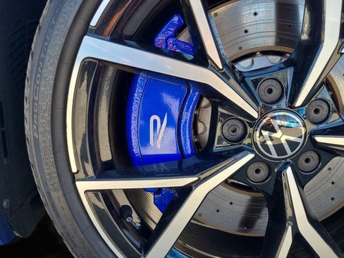 Used 2024 Volkswagen Golf R AWD/4WD image 7