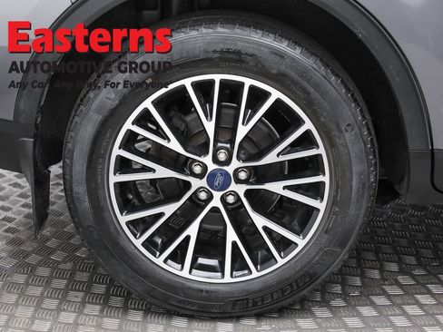 Used 2022 Ford Escape SE w/ Cold Weather Package image 29