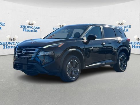 Used 2024 Nissan Rogue SV image 2