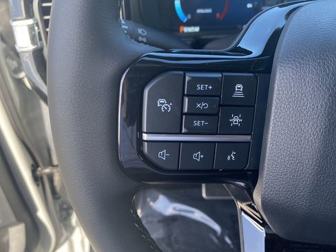 New 2026 Ford F250 Lariat w/ Black Appearance Package image 31