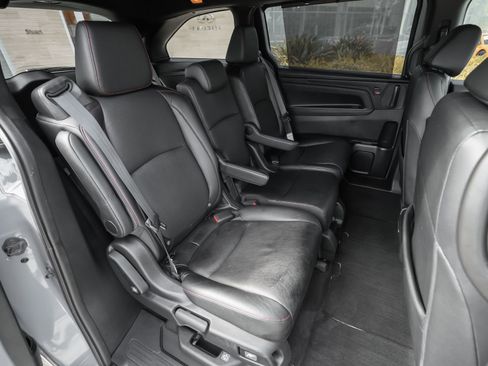Used 2023 Honda Odyssey Sport image 33
