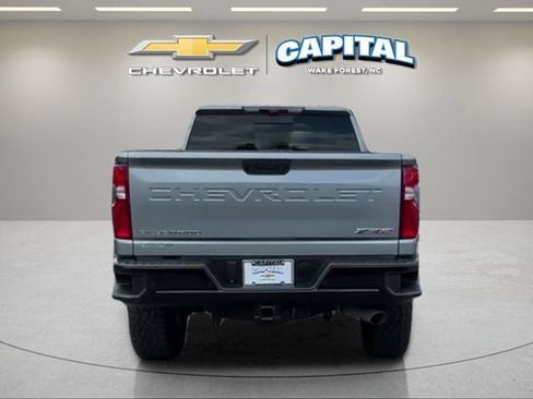 Used 2024 Chevrolet Silverado 2500 ZR2 w/ Technology Package AWD/4WD image 5