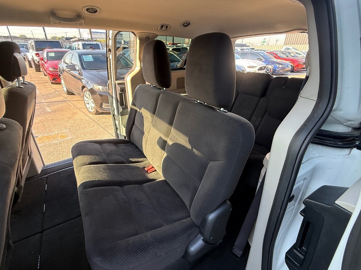 Used 2017 Dodge Grand Caravan SE w/ Power Window Group FWD image 19