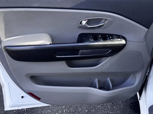 Used 2016 Kia Sedona LX w/ Option Group 020 FWD image 14