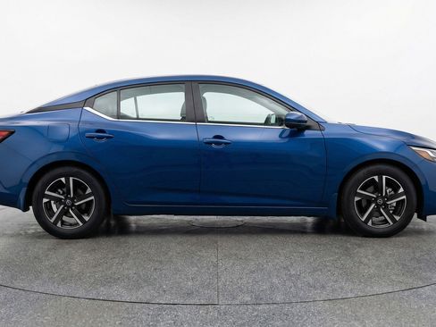 Used 2025 Nissan Sentra SV image 11