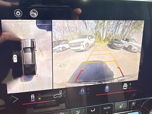 Used 2024 GMC Canyon Denali image 31