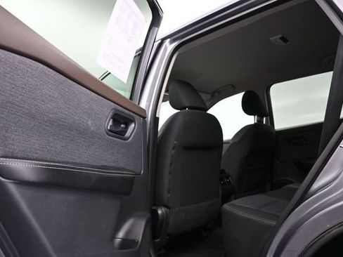 Used 2021 Nissan Rogue S AWD/4WD image 13