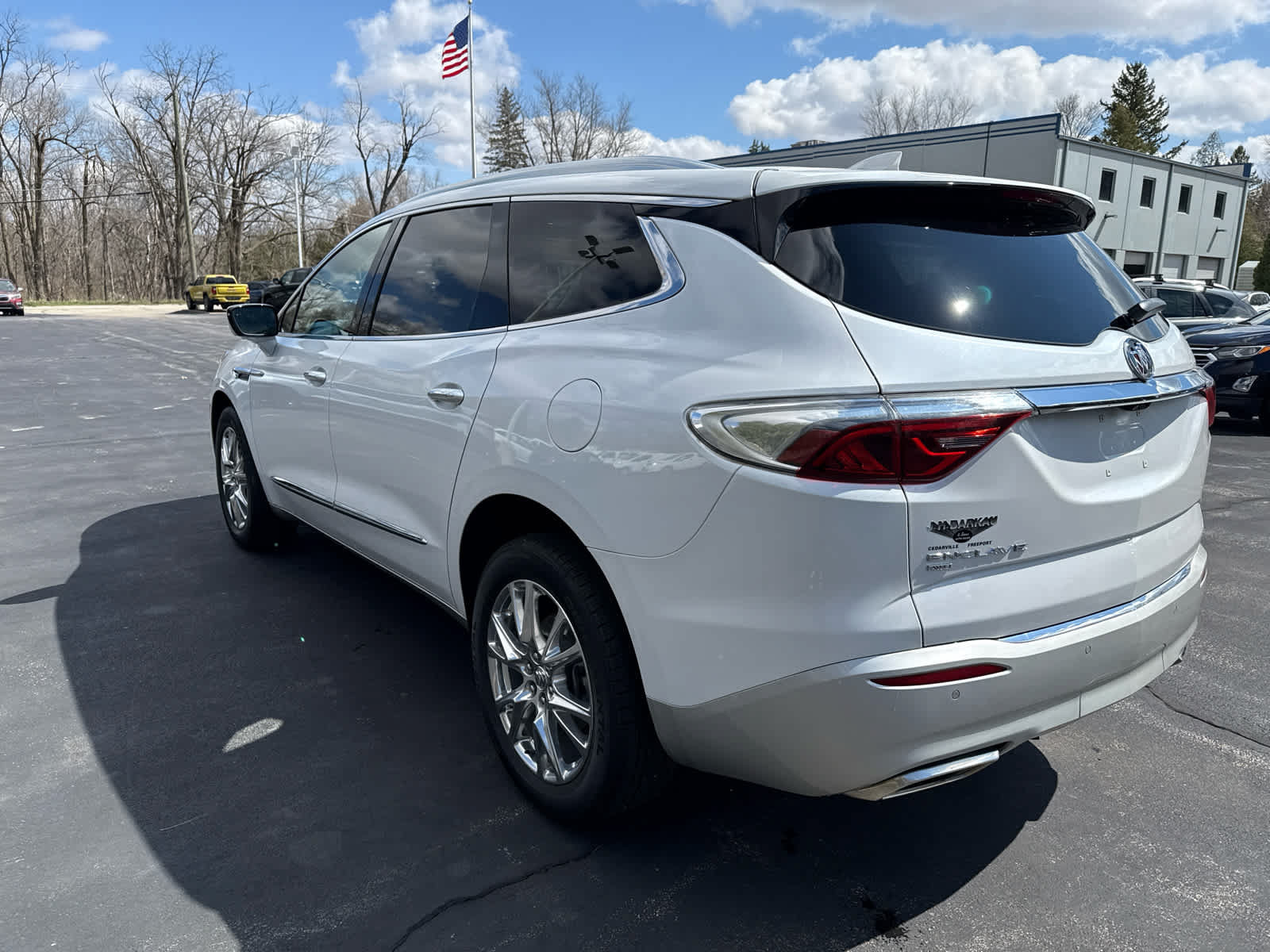 Used 2023 Buick Enclave Essence w/ Experience Buick Package AWD/4WD image 5