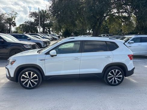 Used 2022 Volkswagen Taos SE image 15