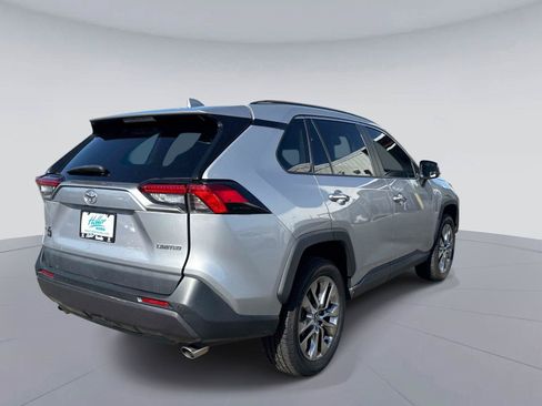Used 2020 Toyota RAV4 Limited FWD image 4