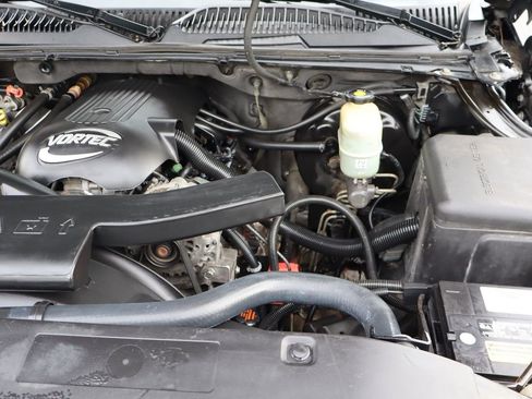 Used 2002 Chevrolet Tahoe LT image 38