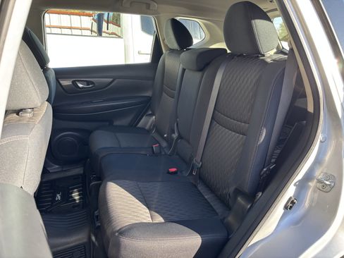 Used 2017 Nissan Rogue S image 40