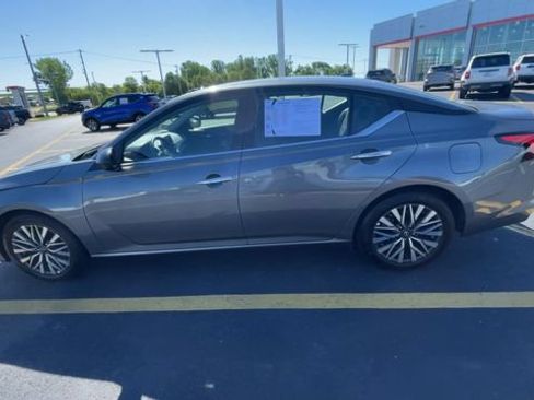 Used 2025 Nissan Altima 2.5 SV FWD image 7