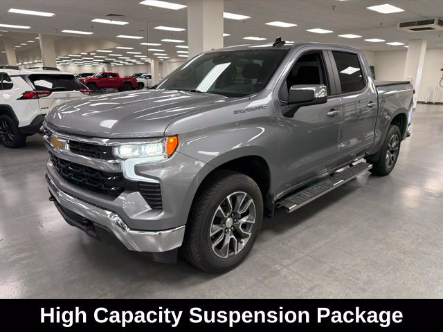 Used 2023 Chevrolet Silverado 1500 LT AWD/4WD image 3