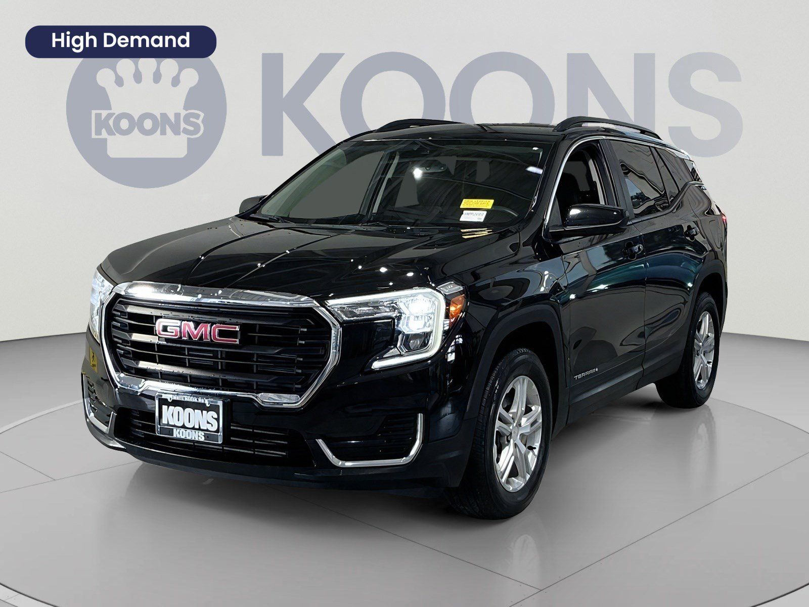 Used 2023 GMC Terrain SLE w/ Driver Convenience Package AWD/4WD image 1