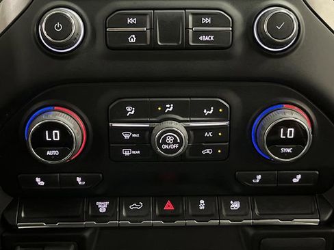 Used 2022 Chevrolet Silverado 2500 LT w/ Convenience Package image 19