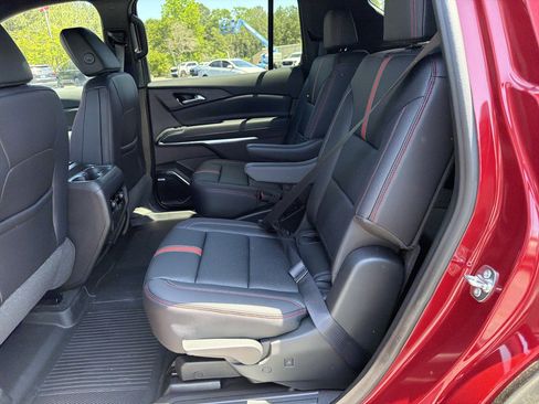 New 2026 Chevrolet Traverse RS w/ LPO, Floor Liner Package FWD image 22