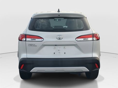Used 2023 Toyota Corolla Cross L image 6