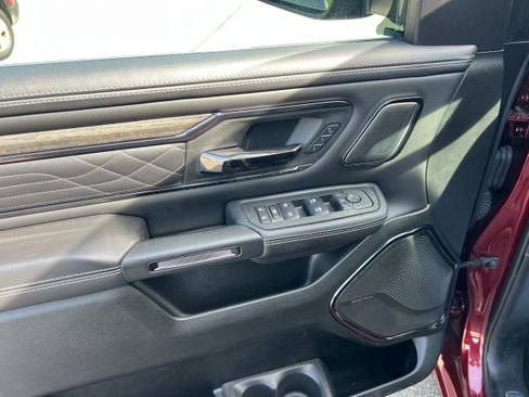 Used 2025 RAM 1500 Limited AWD/4WD image 11