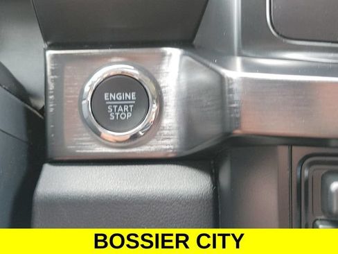 Used 2023 Ford F250 Lariat w/ Sport Appearance Package AWD/4WD image 17