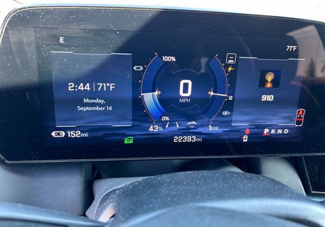 Used 2024 Chevrolet Equinox EV LT FWD image 7