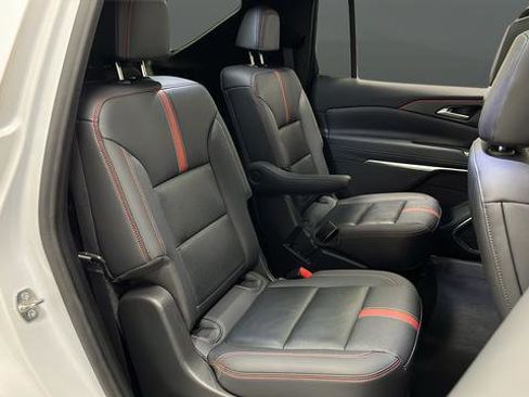 Used 2024 Chevrolet Traverse RS image 26