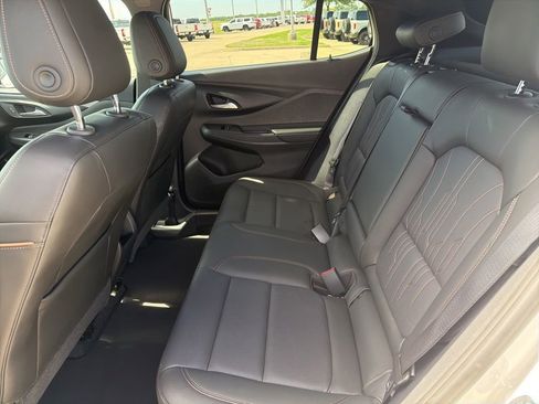 Used 2025 Buick Envista Avenir FWD image 11