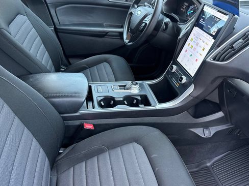 Certified 2023 Ford Edge SE w/ Black Appearance Package AWD/4WD image 15