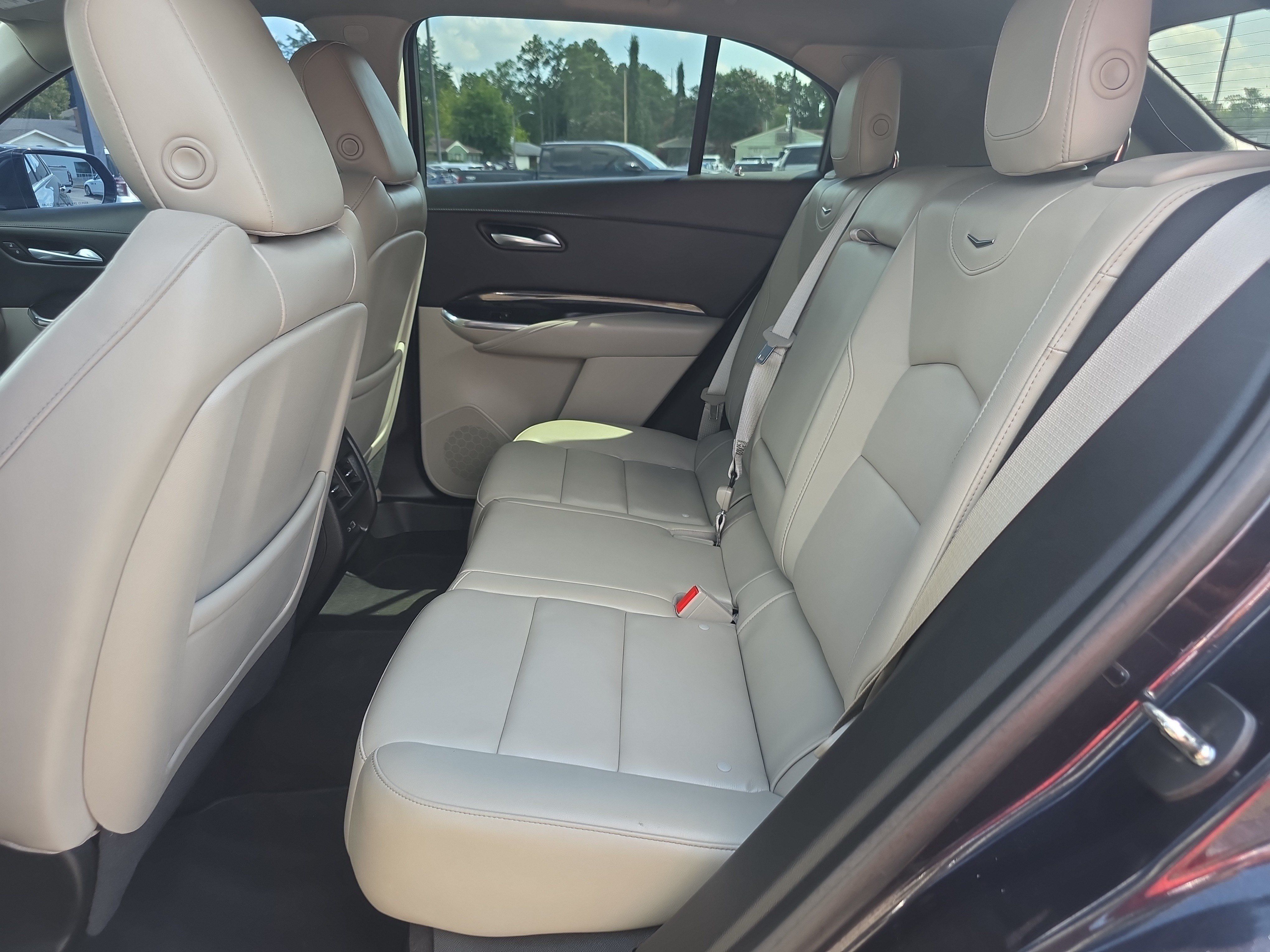 Used 2023 Cadillac XT4 Premium Luxury w/ Cold Weather Package FWD image 11