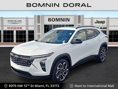 Used 2024 Chevrolet Trax RS w/ Sunroof Package image 1