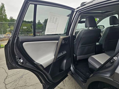 Used 2014 Toyota RAV4 Limited AWD/4WD image 15