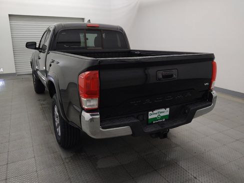 Used 2017 Toyota Tacoma SR5 w/ Tow Package RWD image 6