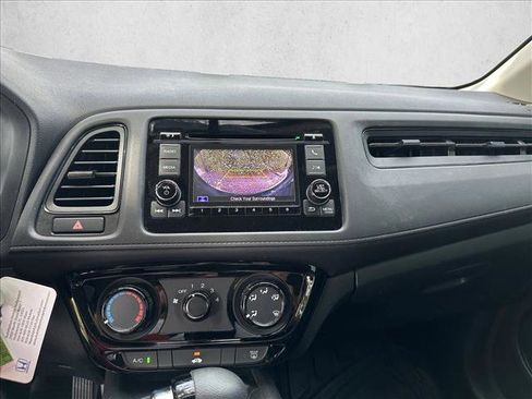 Used 2022 Honda HR-V LX image 13